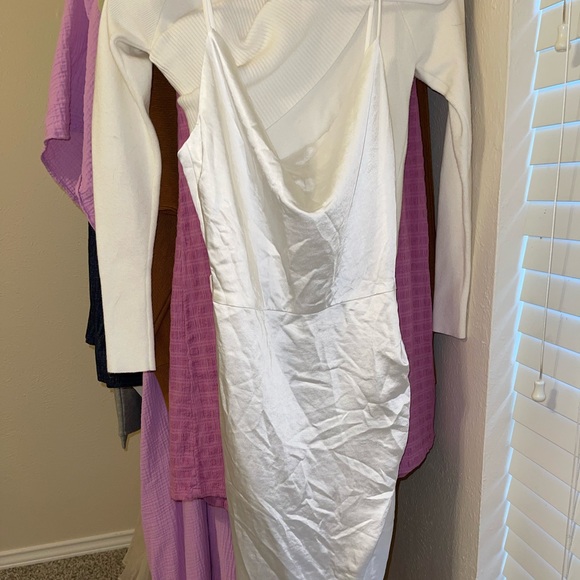 NEW Elliatt Kensington Dress in Ivory - Picture 3 of 4